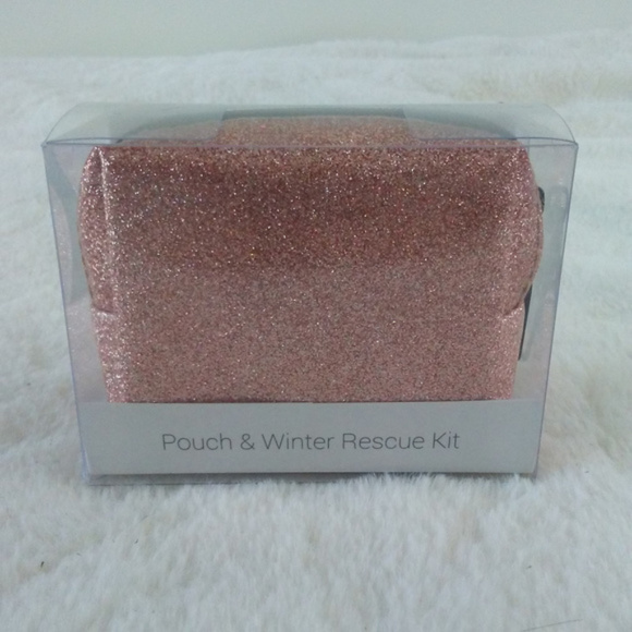⭐️3 for $24⭐️ Sweater Rescue Kit Pink Glitter - Picture 3 of 3